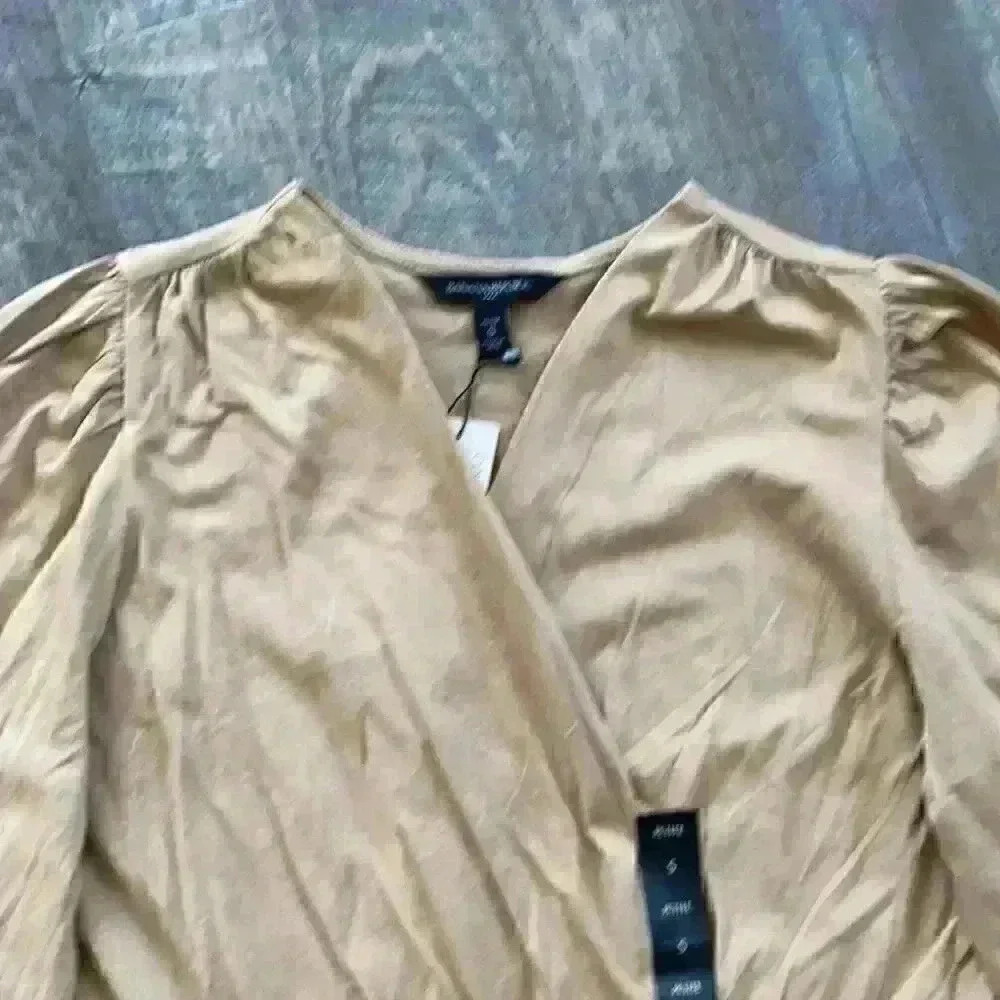 Banana Republic Petite Wrap Top - Picture 3 of 8